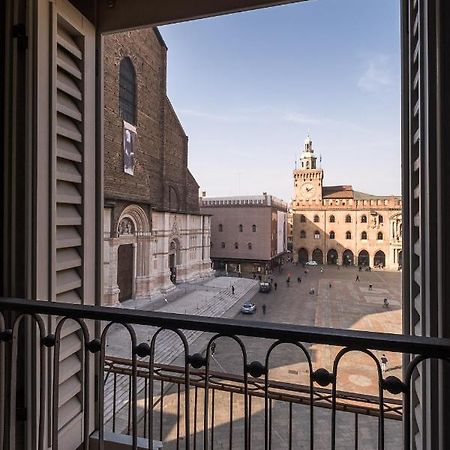 בולוניה Urbanicooh Asinelli - Balcony On Piazza Maggiore מראה חיצוני תמונה