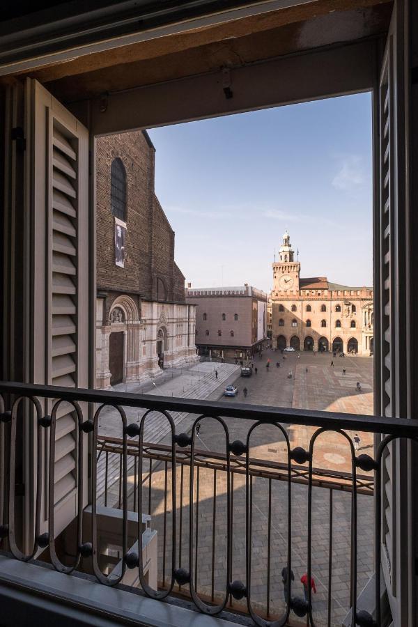 בולוניה Urbanicooh Asinelli - Balcony On Piazza Maggiore מראה חיצוני תמונה