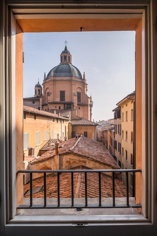 בולוניה Urbanicooh Asinelli - Balcony On Piazza Maggiore מראה חיצוני תמונה